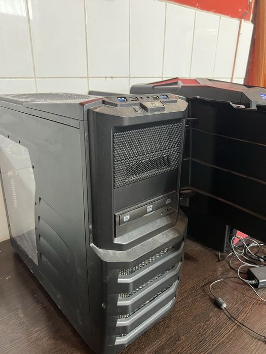 Продается 2 компьютеры комплект