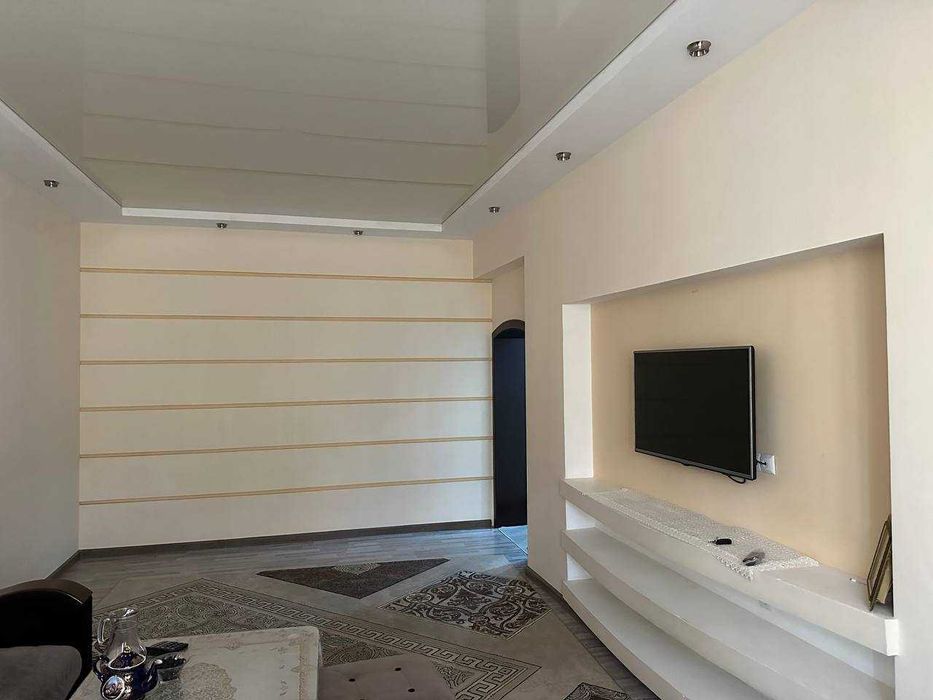 Янги домдан 2 хонали 2 каватдан квартира сотилади ЧИНОР ресторан