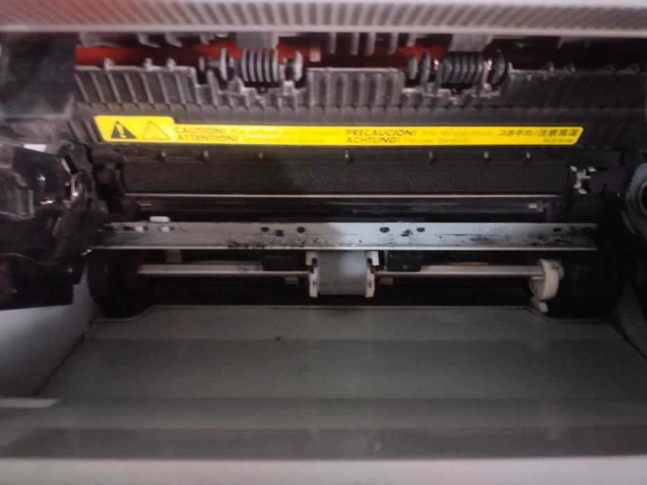 Принтер Canon lbp2900, холати аъло, кабеллари бор, гарантияси бор.