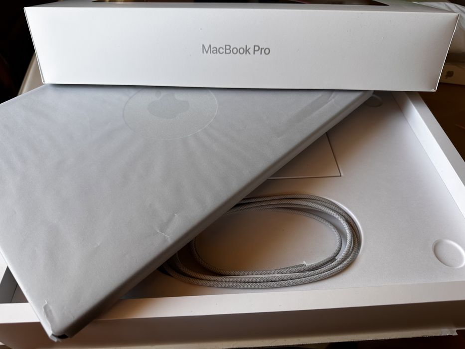 MacBook Pro 2023* 16-inch М2 pro 1TB SSD