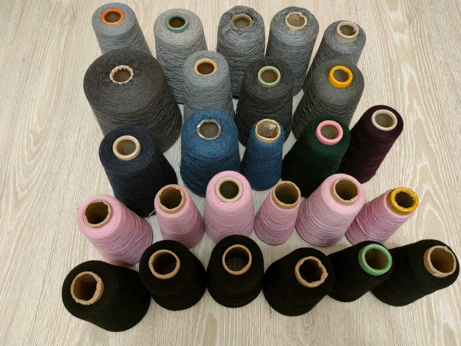 Продам остатки брендовой пряжи на бобинах от 100 гр (общий вес 5,5 кг)