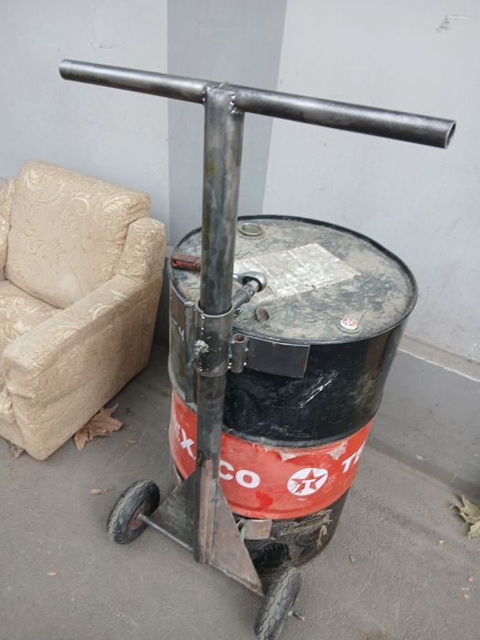 Arava 200lik bochka tashishga moljalangan