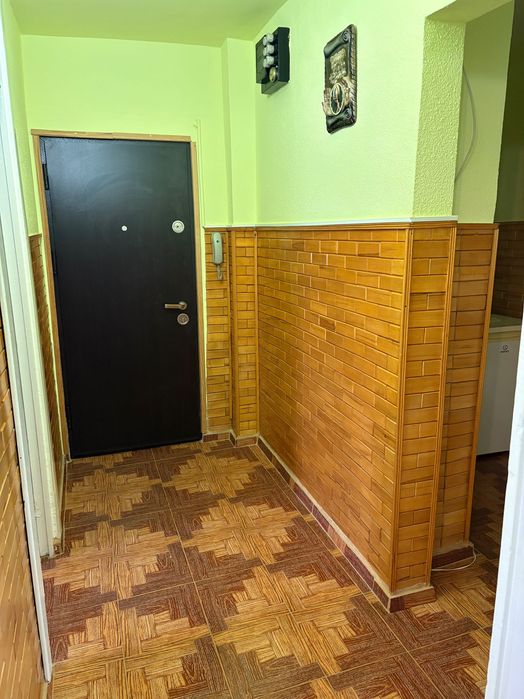 Inchiriez apartament cu 3 camere- Strand