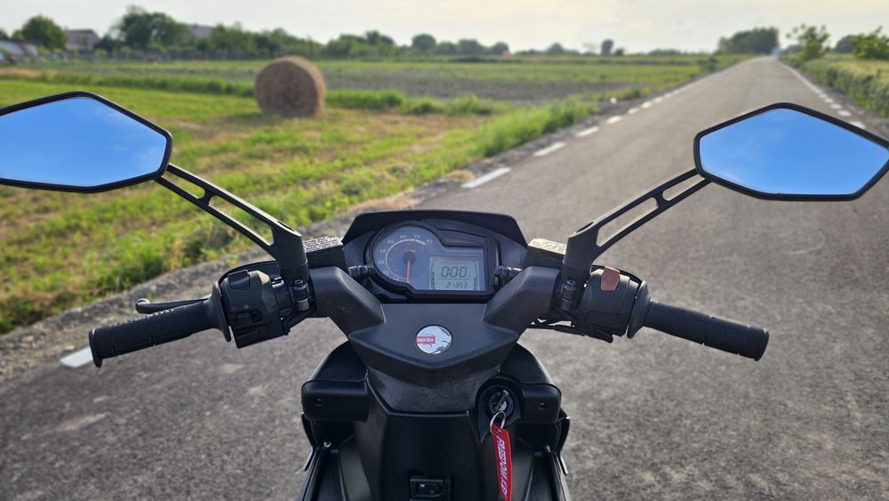 Scuter Aprilia SR50 Factory 2007, Carburație