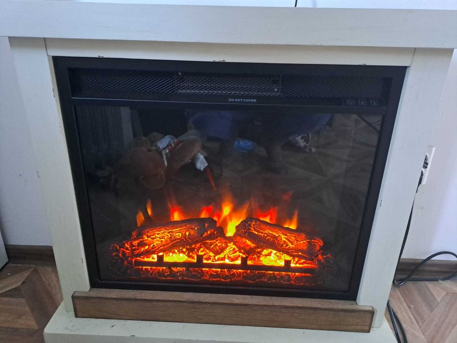 Semineu electric TAGU, Putere 1500W,Aproape Nou, Acoperire aprx 25m2