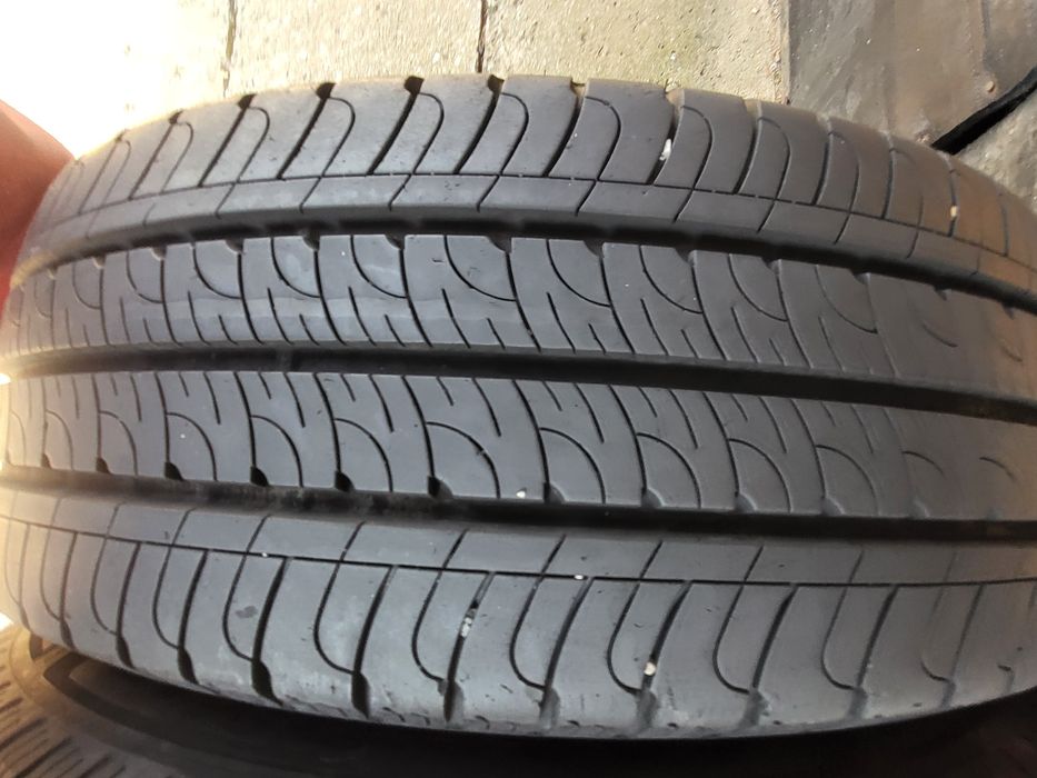 2бр 205/65/15С гудияр като нови 8 платови подсилени за бус