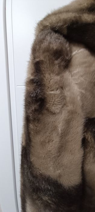 Vând geaca imitație blana mărimea M