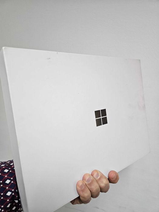 Microsoft Surface Snapdragon 256gb 16Gb nou la cutie.