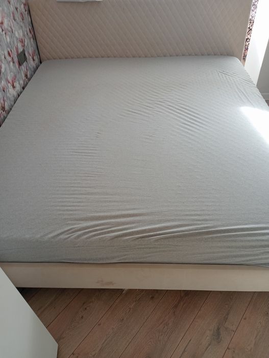 Матрас. Двух спальный. Чистый.