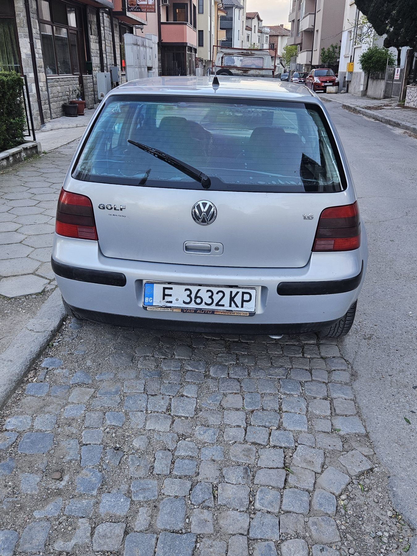 Продавам Golf4 1.6