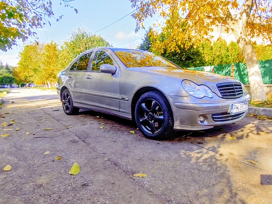 Vând Mercedes w203 impecabil benzina 166000 km