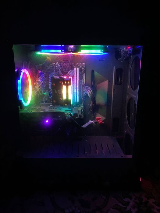 Vând pc gaming urgent