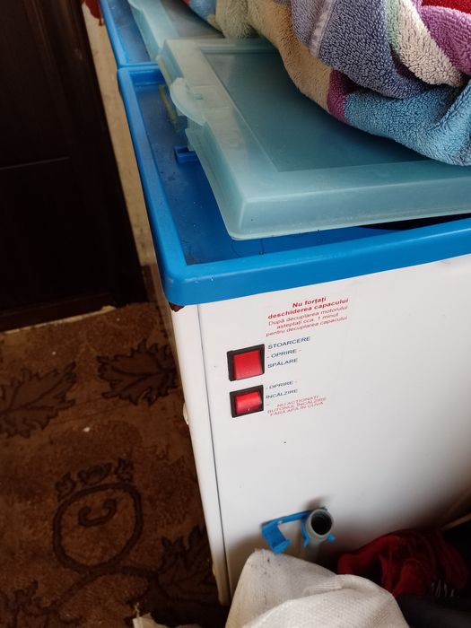 Vând masina de spălat semi automata