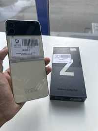 Сотовый телефон Samsung Galaxy Z flip 3