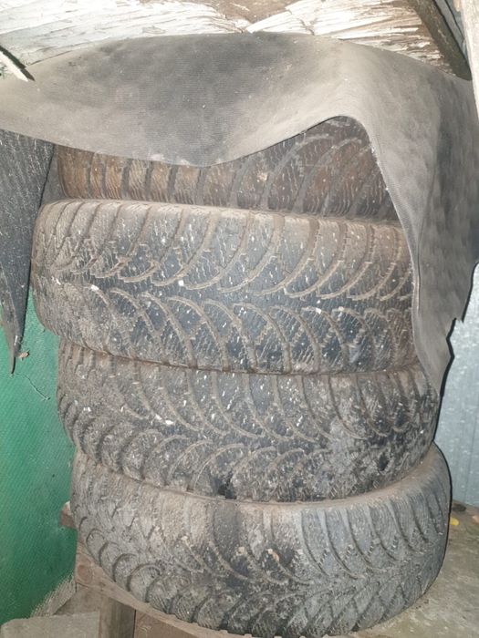 Продам шины 205/60/R16