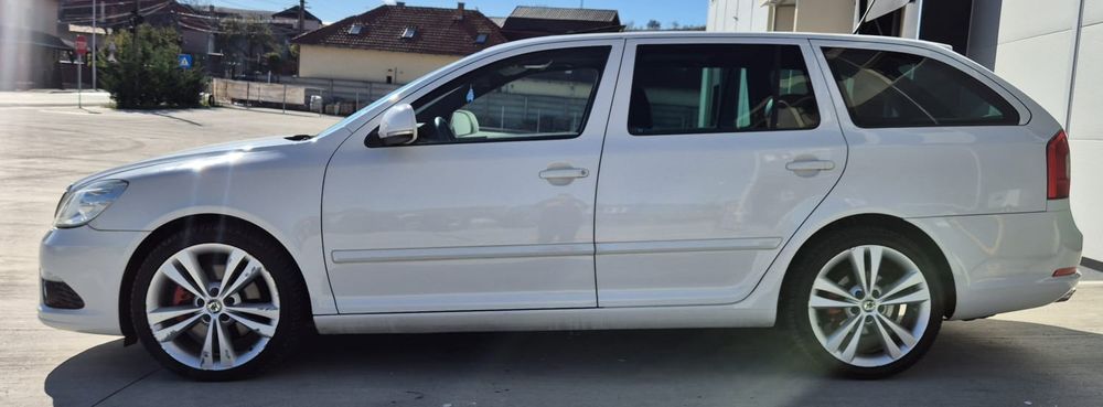 Skoda Octavia vrs 2011 dsg bi xenon trapa