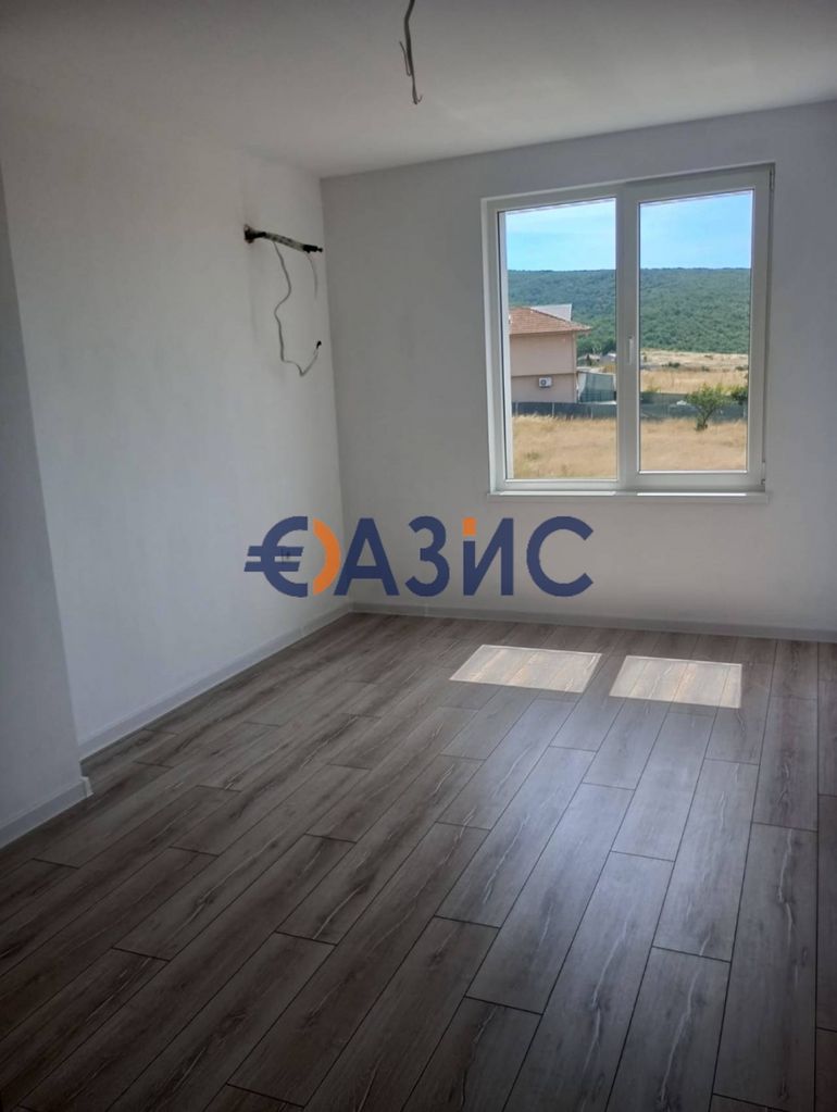 Продава се Къща в с. Кошарица, Област Бургас - 210 кв.м за 1286 €/кв.м - Снимка #10