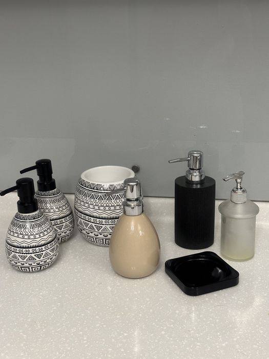 Диспенсер ( дозатор) для жидкого мыла