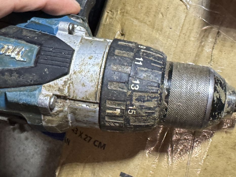 Autofiletanta makita DHP 458 mandrina metalica