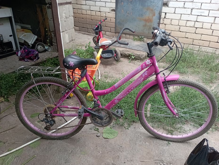 ПРОДАМ СРОЧНО !!! Велосипед скоростной. Розовый