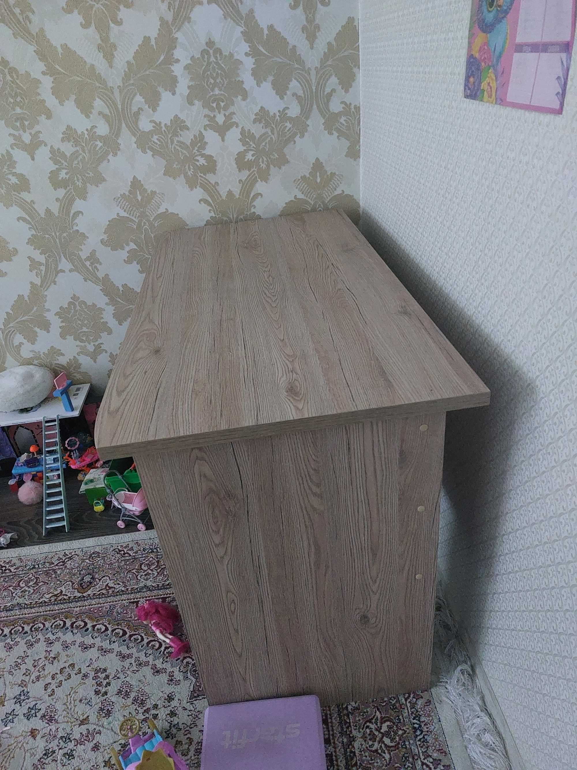 Парта для школьника