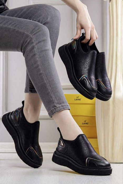 Ayyollar oyoq kiyimi