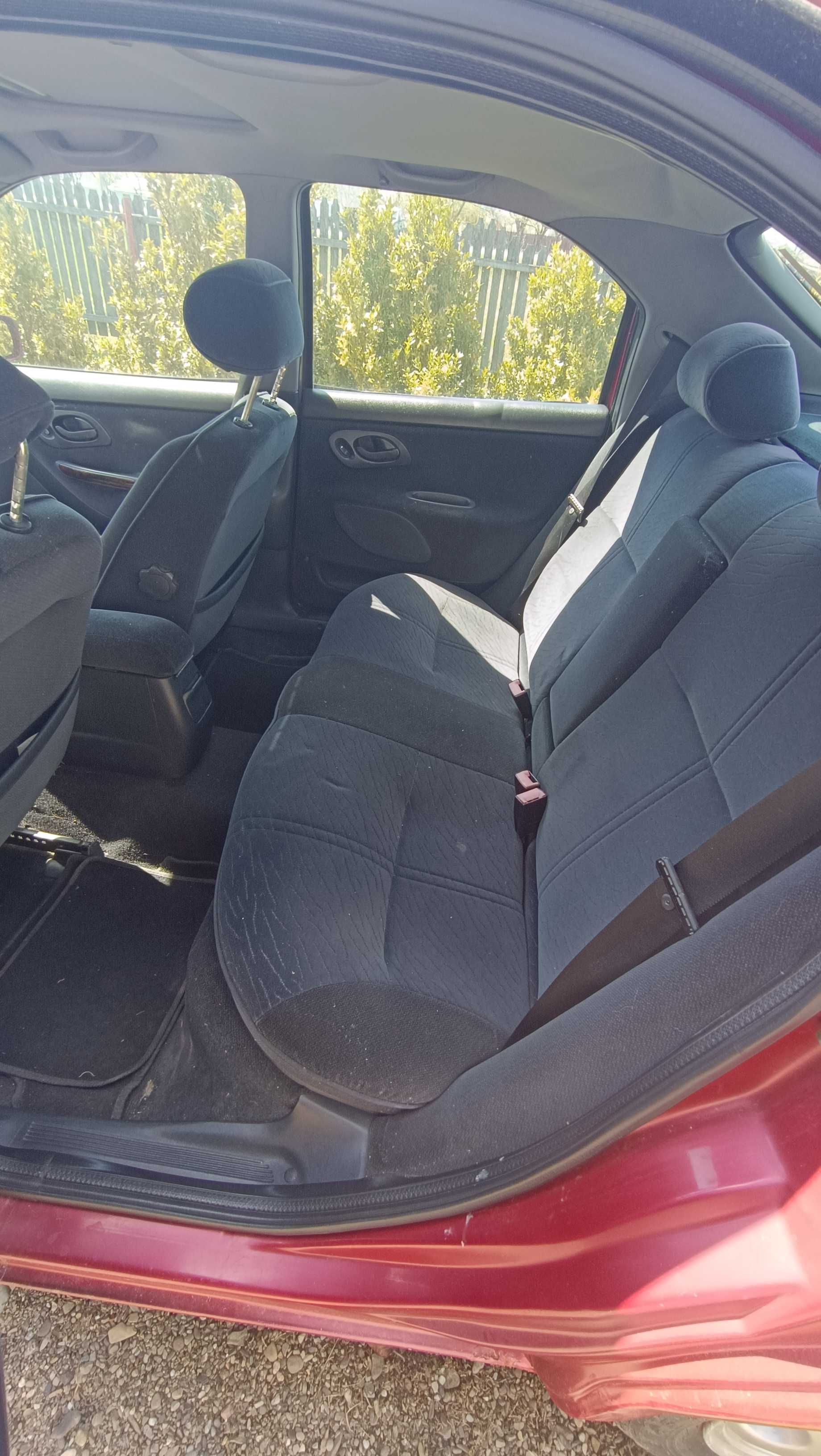 Ford Mondeo 1995 Benzină - Funcțional, Ideal pentru Proiect sau Piese
