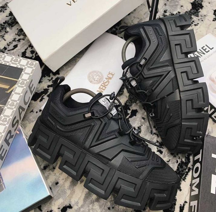 *REDUCERE* Adidasi-sneakers high-ghete Versace "Greca Labyrinth"