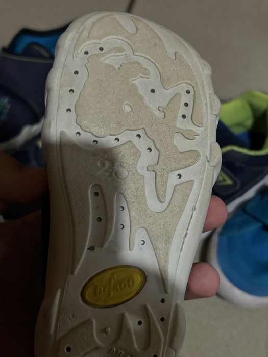 Маратонки и пантофки