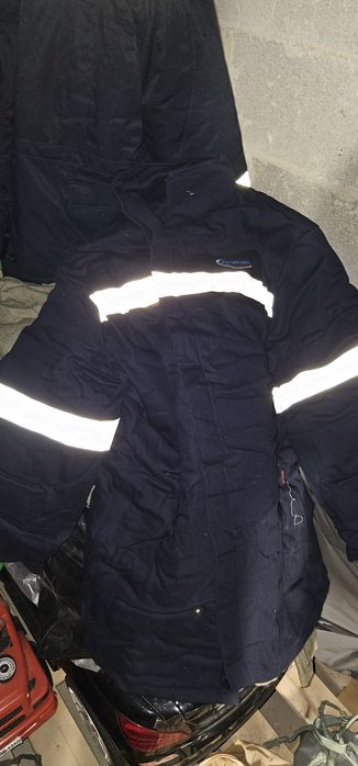 Продам зимнию спец.одежду