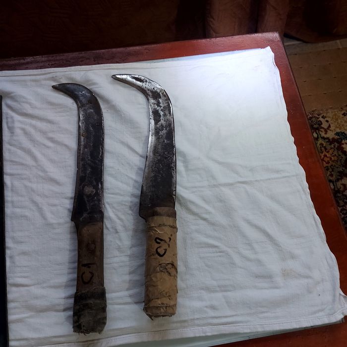 Barde brute , cosoare vechi, 70-80 ani