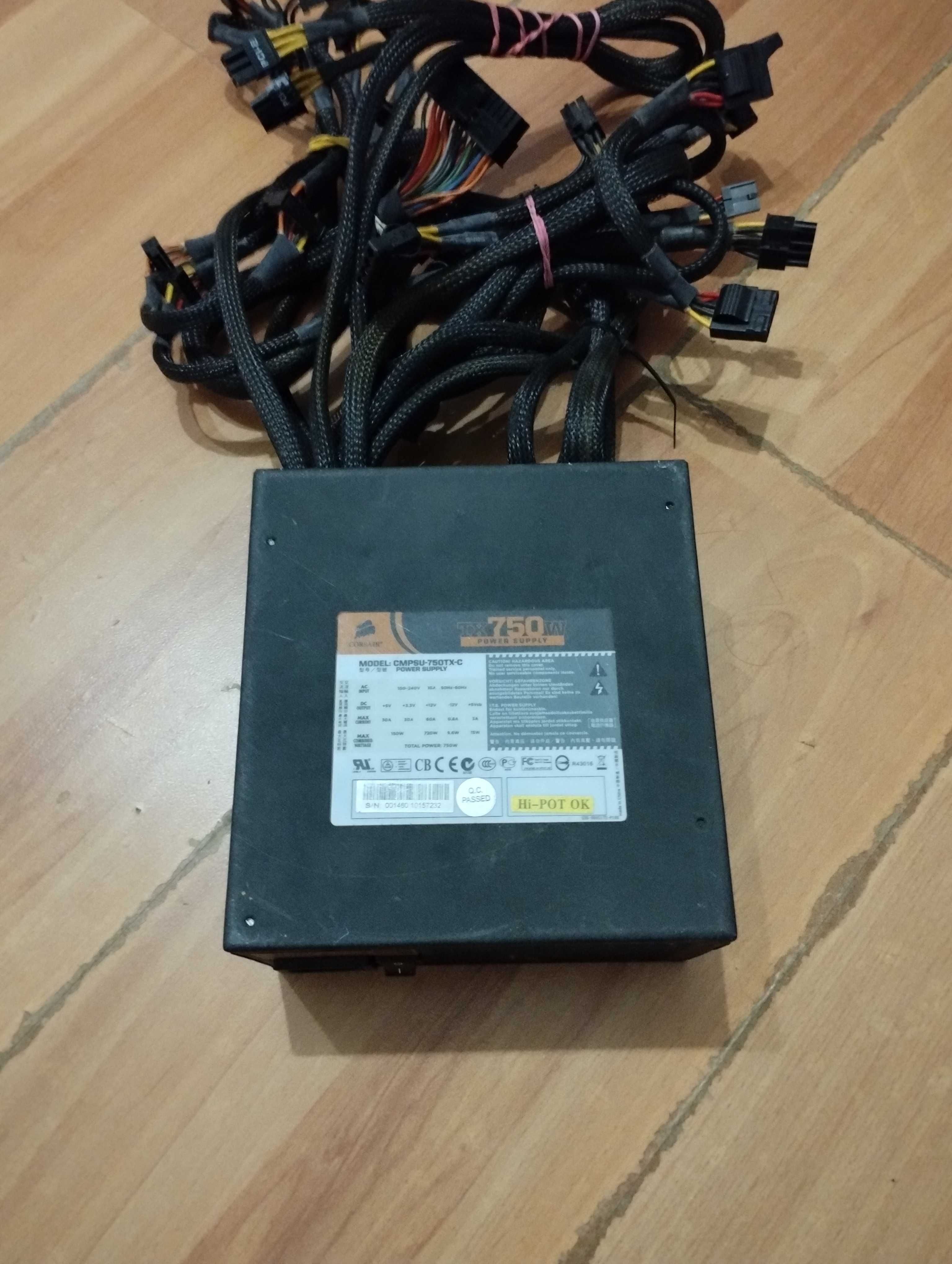 Sursa de alimentare Corsair 750 Watt