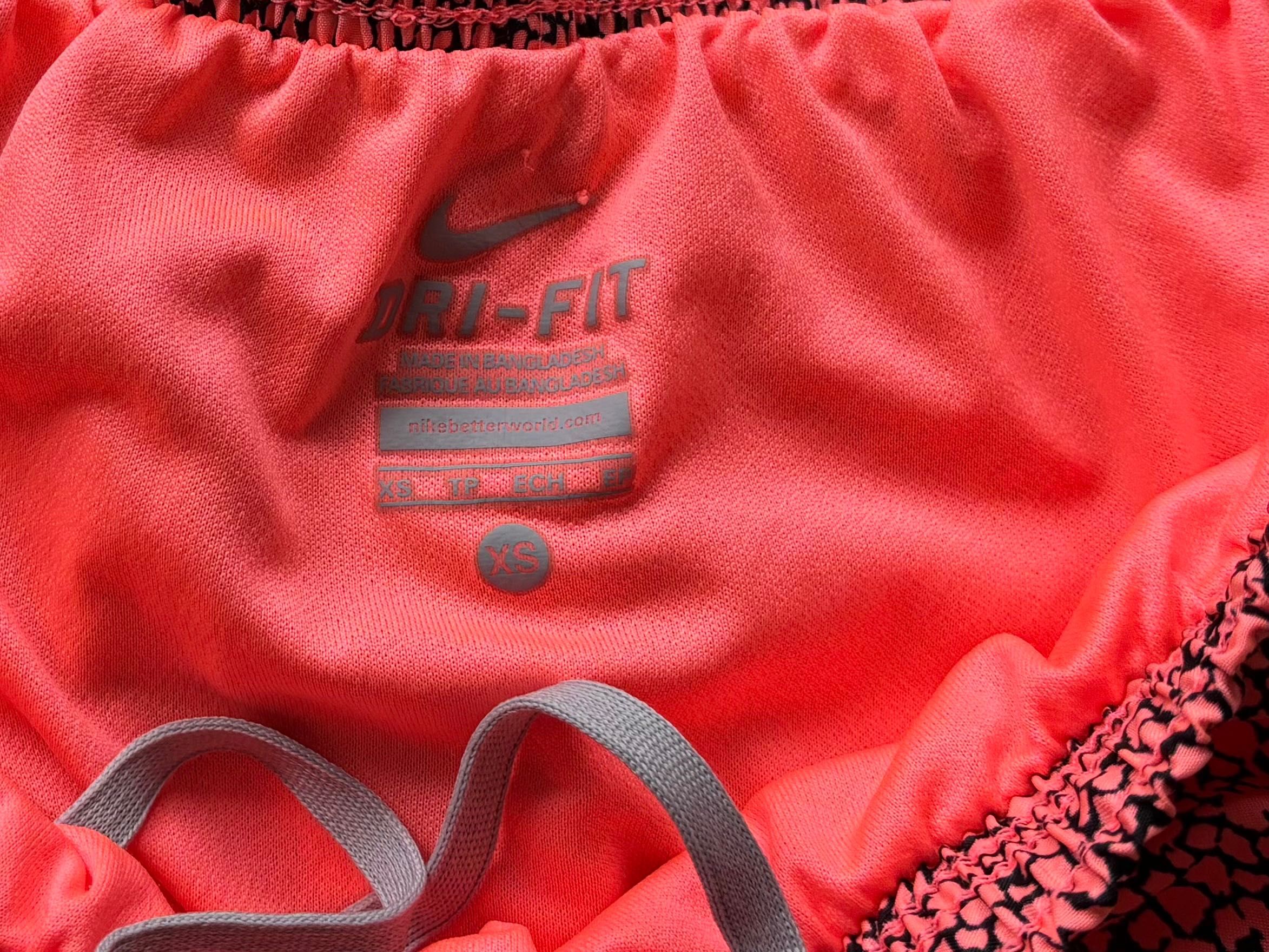 Дамски панталонки Dri-Fit технология на Nike