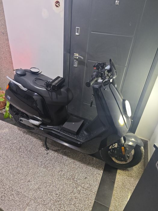 Скутер оригинал  niu sport，1800