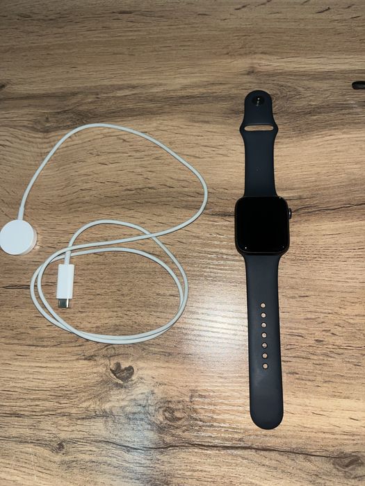 Продаются Apple Watch SE 44mm