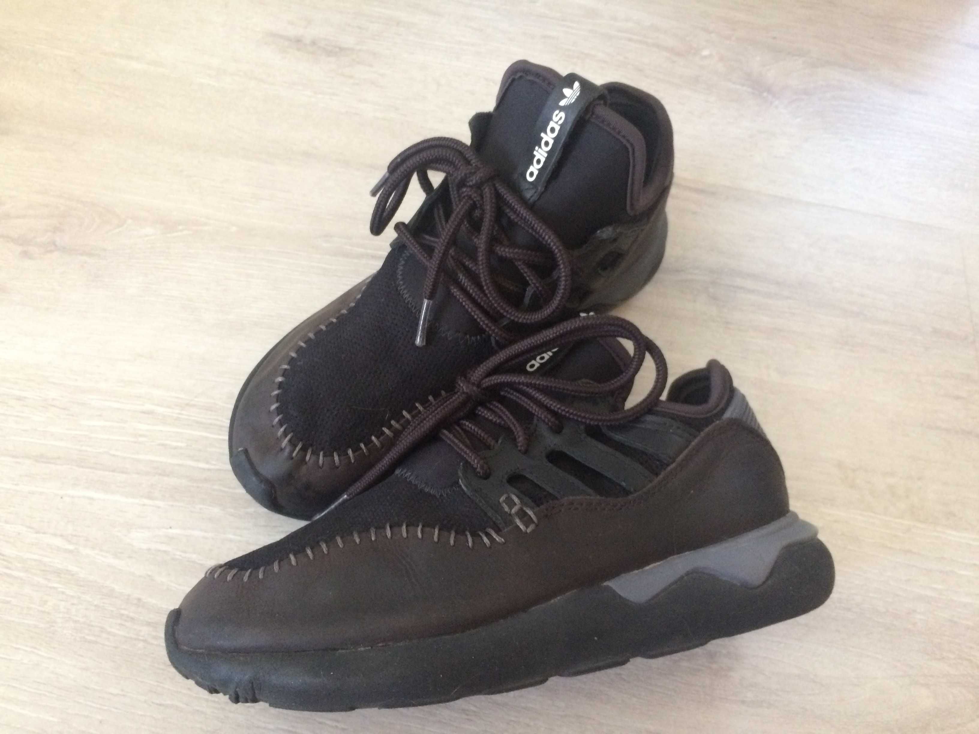 Маратонки adidas Tubular.