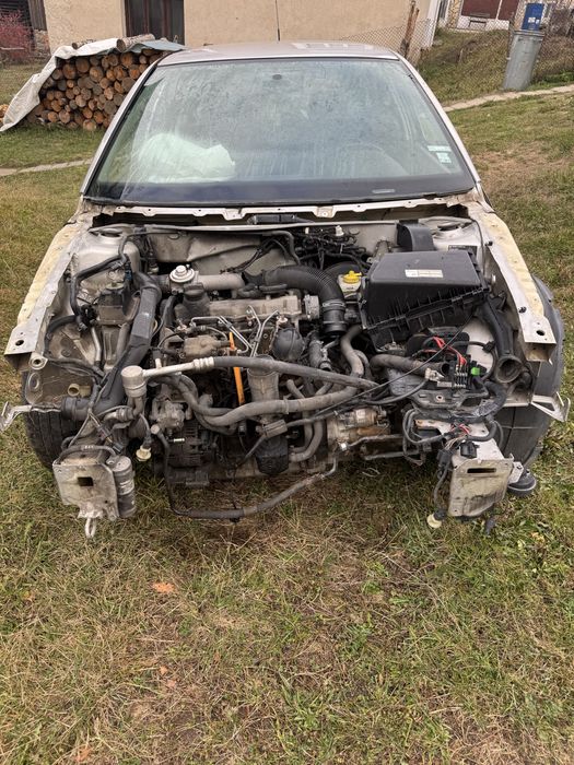 Продавам SCHODA Octavia 1.9 tdi НА ЧАСТИ