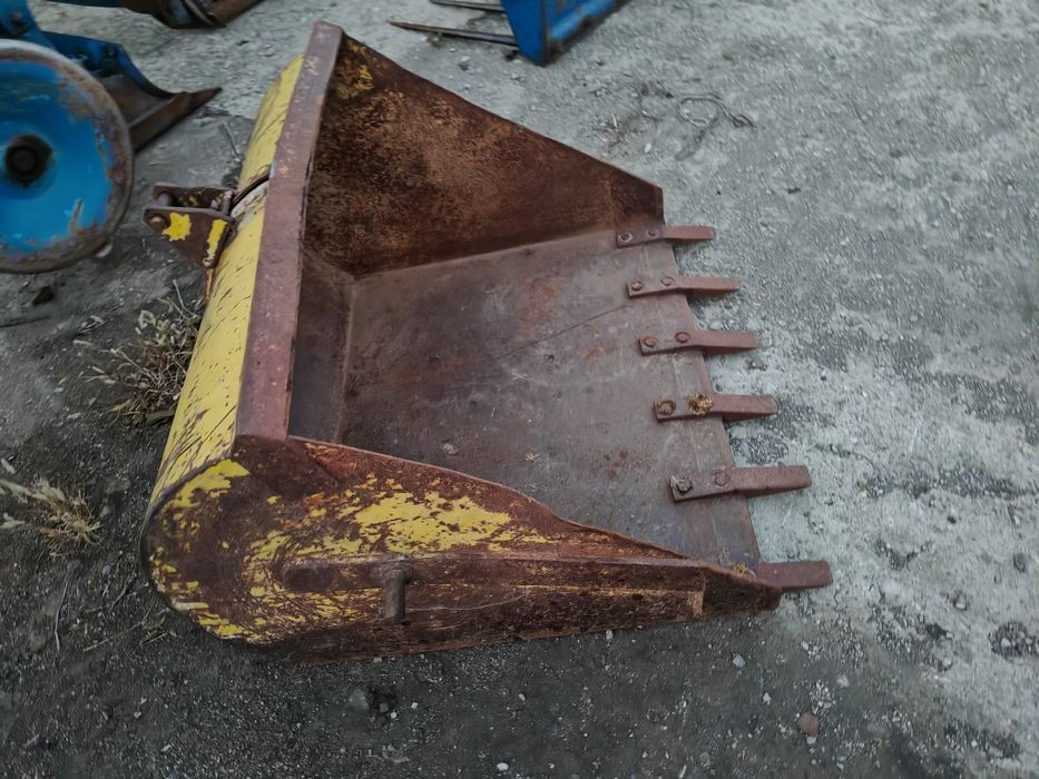 Cupa cupa cu furci de gunoi