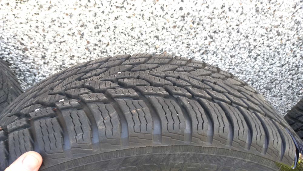 Зимни гуми с метални джанти, Nokian Snowproof и Continental TS 860