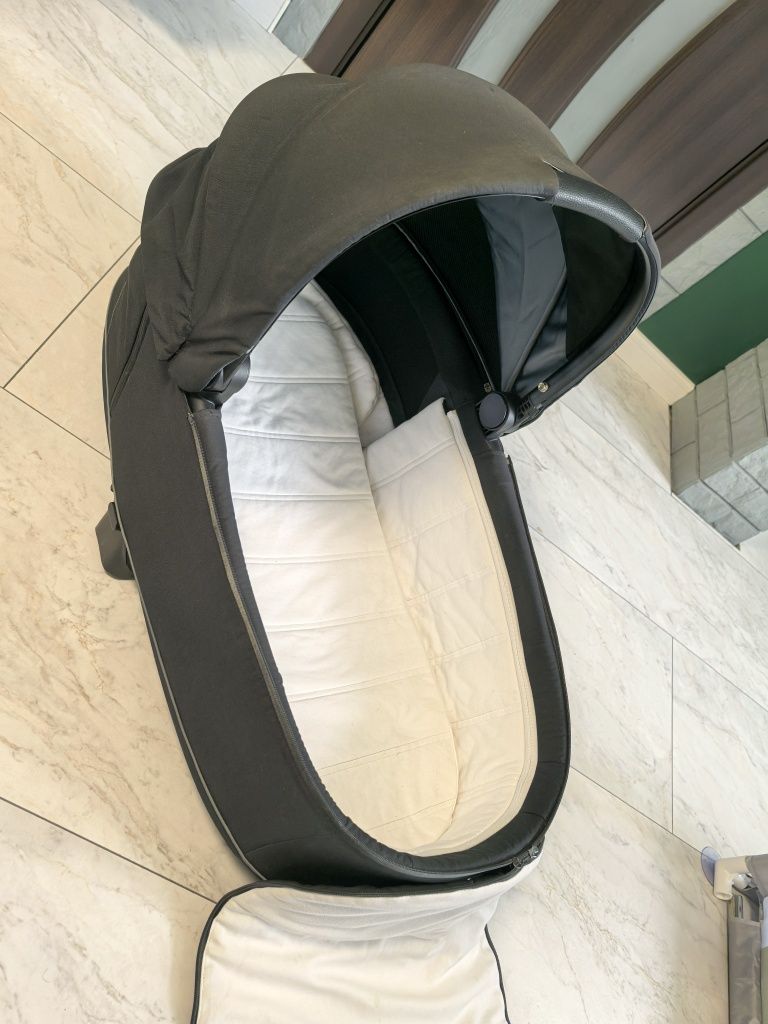 Кош за новородено Cybex Priam 4 /e-PRIAM Lux