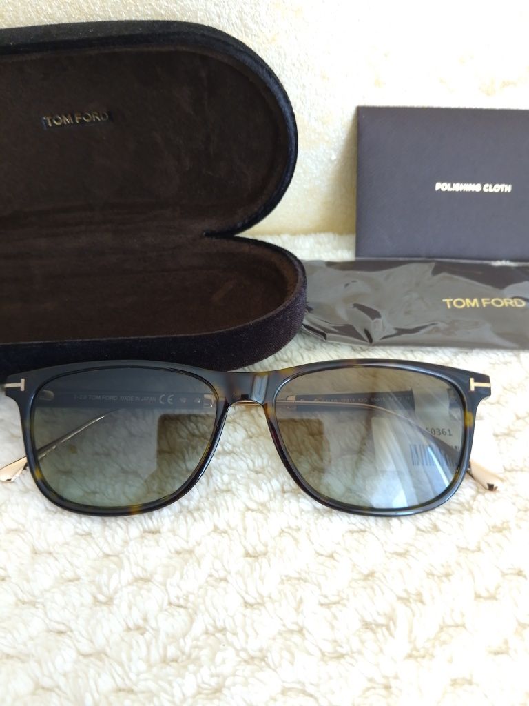 Ochelarii de soare pentru bărbați. Tom Ford. Cristian Dior. Noi cu eti