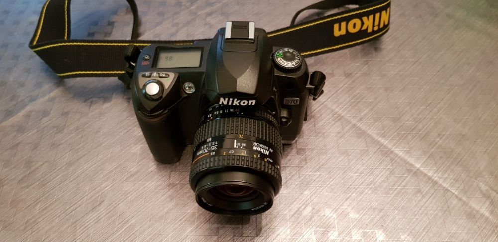 Nikon D70 Dsrl cu obiectiv.