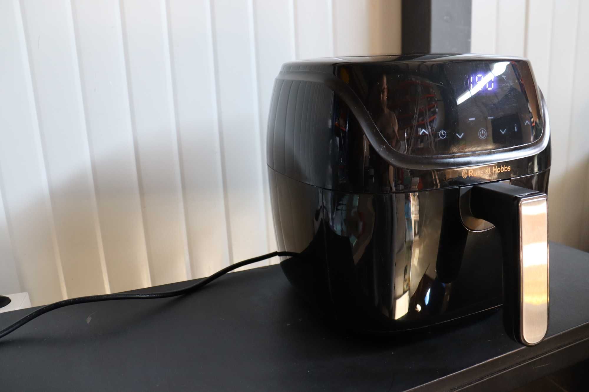Фритюрник с горещ въздух Russell Hobbs SatisFry 4L еър фраер 1350W