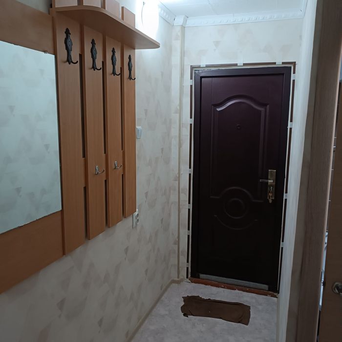 Продам прихожую в коридор
