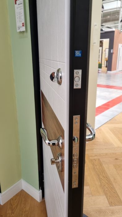 Ușă de intrare pentru Apartament