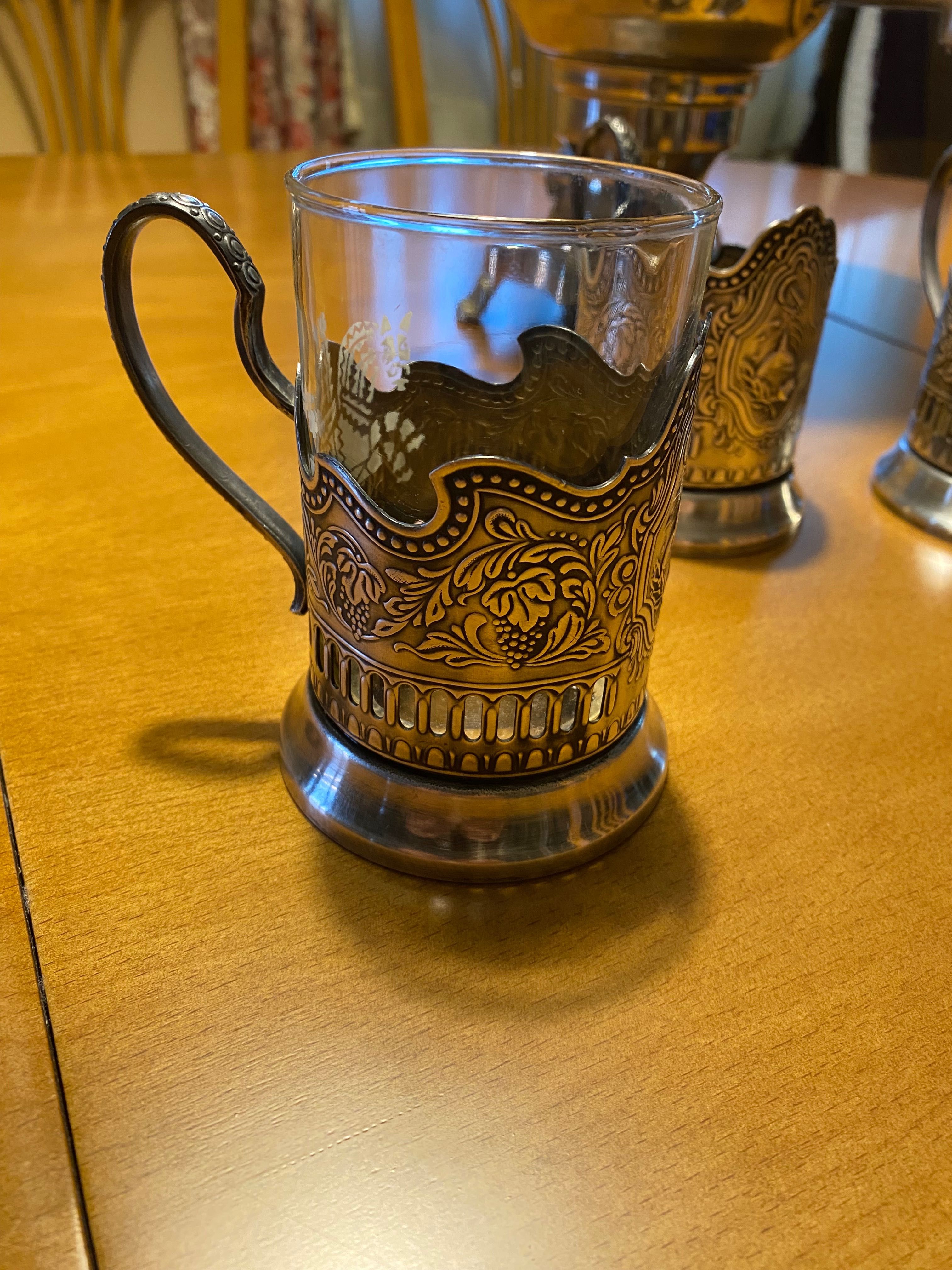 Руски самовар с 3 стакана