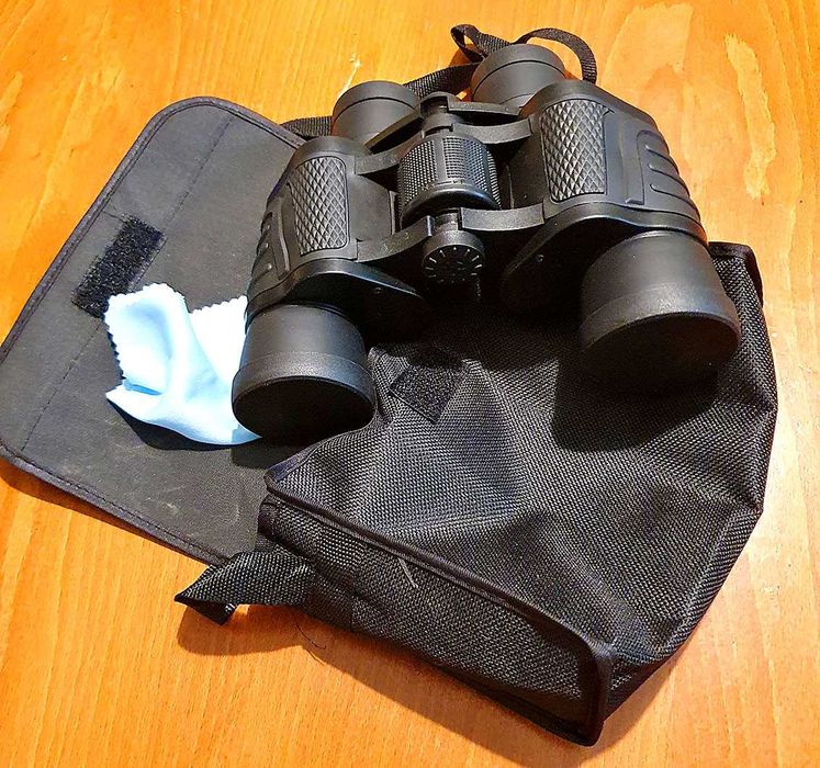 Бинокъл 10Х50 нов