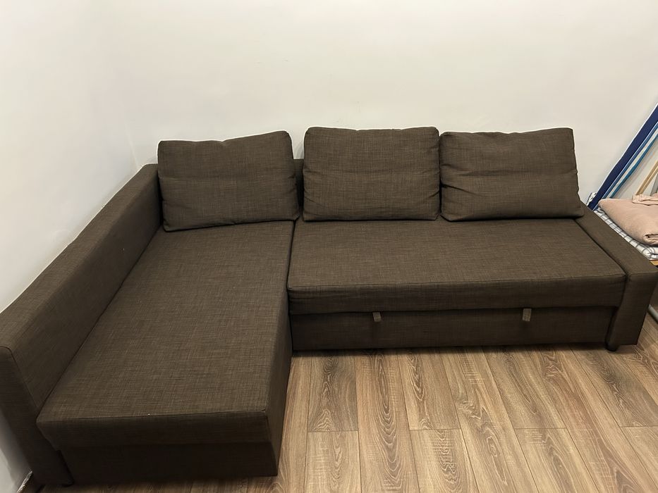 Coltar extensibil cu spatiu depozitare Ikea