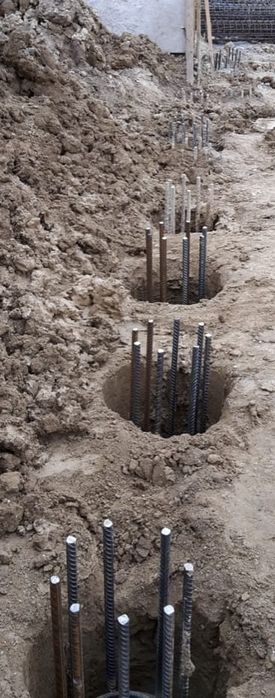 Execut lucrari cu miniexcavtor consolidari cladiri vechi