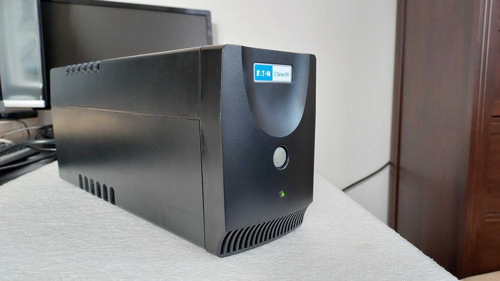 UPS 600VA Eaton , acumulator nou